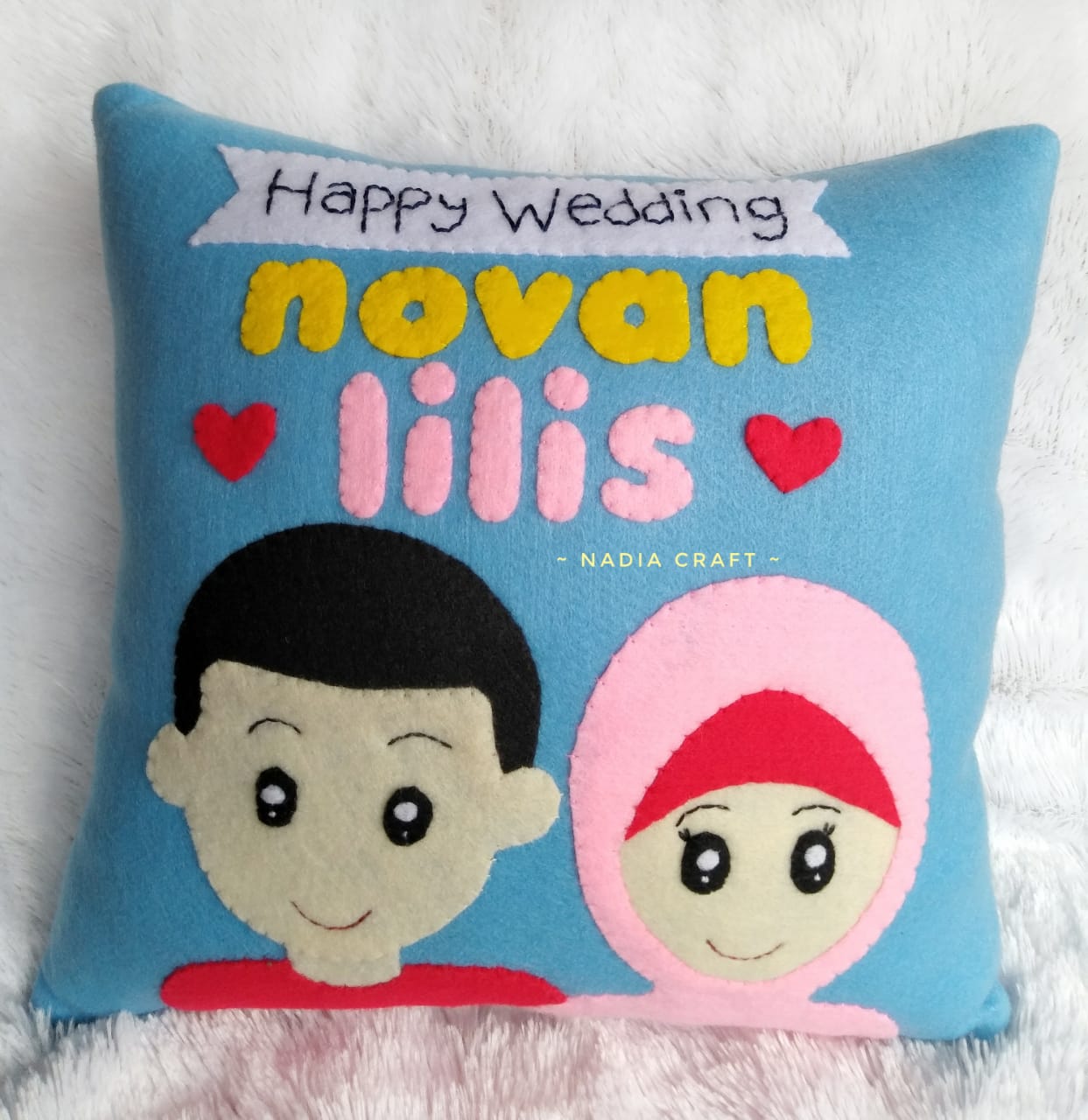 Bantal flanel